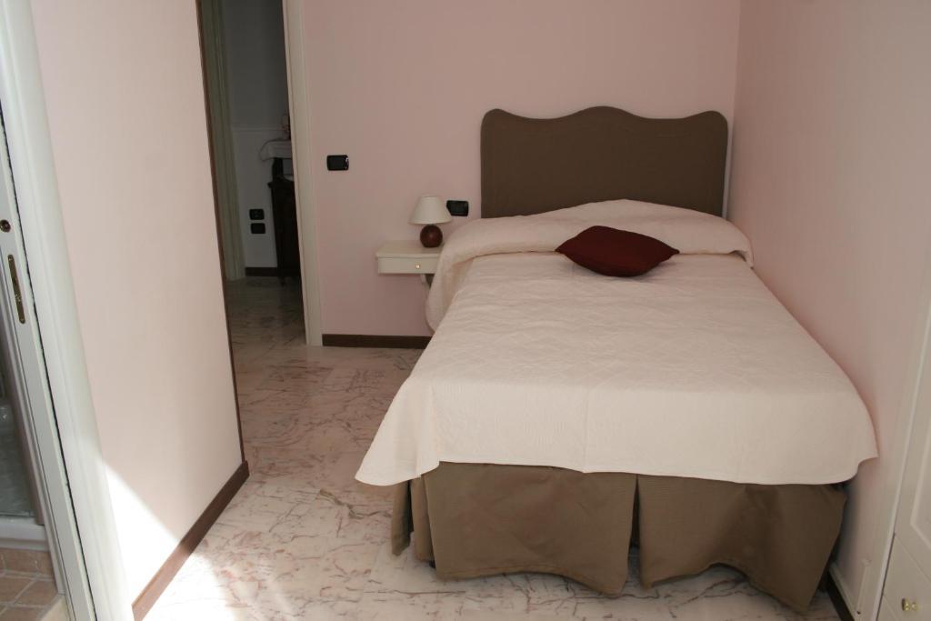 La Dimora Dei Baroni Panzió Nápoly Kültér fotó